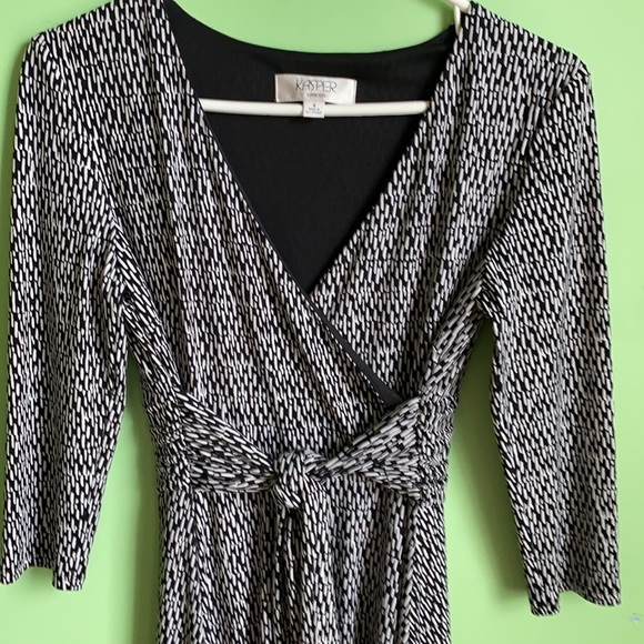 Wrap style dress - Picture 3 of 9